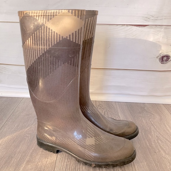 Burberry Shoes - BURBERRY rain boots size 8